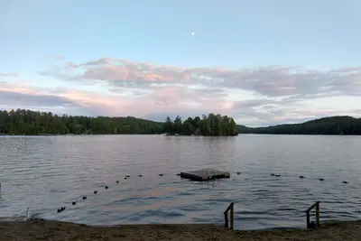 Image de # 2 Hillside @ Birchwood Cottages Ă Loon Lake. Bord de l'eau familial
