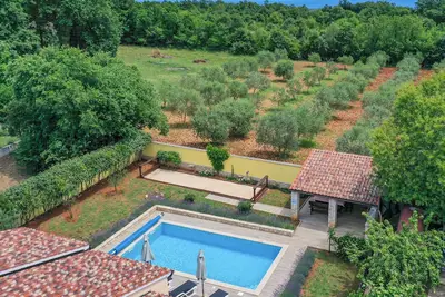 Image de Villa élégante ****, piscine, à 2, 5 km de la mer, barbecue, WiFi, WiFi gratuit