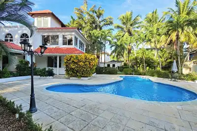 Image de Sosua Bachelor Party 6 Br Mansion Downtown Match De Prix