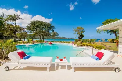 Image de Noble House Jamaica - Luxe 5 Bed Villa en bord de mer à Montego Bay - Personnel inclus