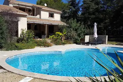 Image de Villa provençale avec piscine, proche de la mer, entre Camargue et Cévennes.