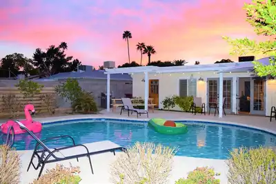 Image de Charmante vieille ville Scottsdale Farmhouse * Piscine chauffée *