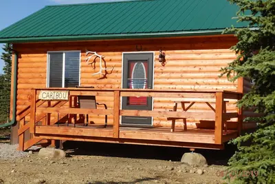 Image de Denali Wildlife Caribou Cabin Luxury avec une touche de rustique