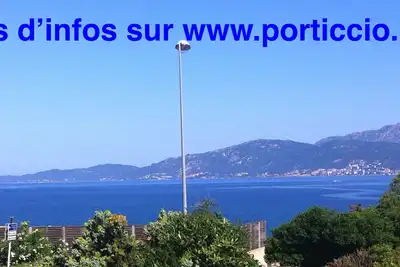 Image de Beautiful waterfront apartment, air-conditioned, panoramic sea view, beach 50 m away