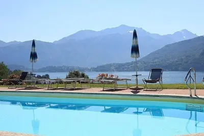 Image de Casa Panorama Seven: Un appartement lumineux et gai situé à une courte distance des rives du lac de Côme.