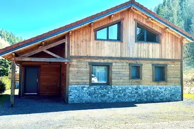 Image de Chalet Tout Confort à 500 M Du Centre Ville & proche randonnées lisière de foret