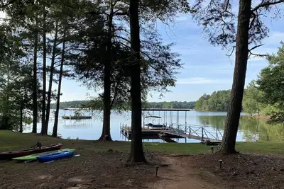 Image de Lake Hartwell Lake House Cabin Deep Water Downtown Hartwell Lavonia Clemson