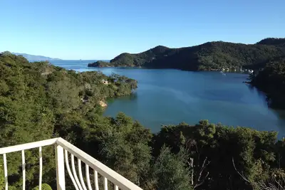 Image de Deep Blue Haven - Le paradis estival idyllique et paisible de Natures