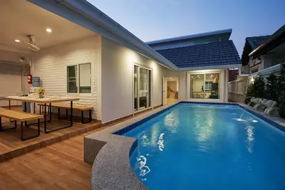 Image de Gala Express l Villa privée avec 4 chambres et piscine à 10 min à pied de la rue piétonne