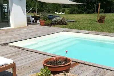 Image de Confortable maison contemporaine en bordure de canal