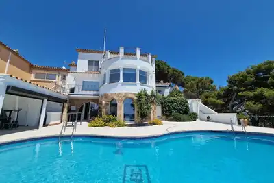 Superbe Villa avec Vue Panoramique Sur La Mer