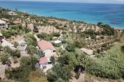 Image de Appartement au-dessus de la magnifique plage de Peroulia, Wifi | Messénie, Péloponnèse