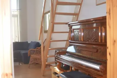 Image de Bel appartement avec vue imprenable et le piano au coeur de la Frise orientale!