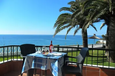 Image de Appartement avec vue à 180º sur la mer en première ligne de plage