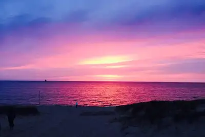 Image de Grand avec accès à la plage 2-3King / 2 -3Bath cottage, vue sur le lac, plage