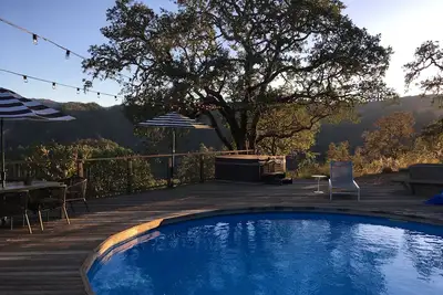 Image de Montaintop open home living-pool, hot tub & views!