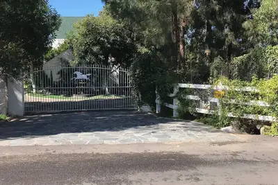 Image de Profitez de la paix et de la vie à la campagne à proximité des attractions de la ville