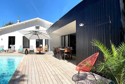 Image de Belle villa avec piscine chauffée -  Proche plage des Estagnots