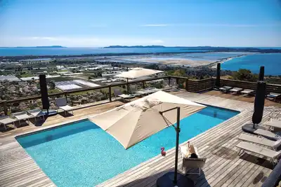 Image de Propriété des Cistes-Magnifique vue Mer îles d'Hyères 180°- Piscine 6*12m
