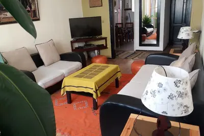 Image de bel appartement devant la plage