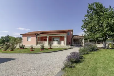 Image de Linda à Lovrinići (maison pour 5-6 personnes)