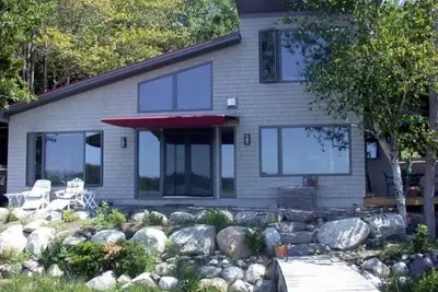 Image de Tidal Cove - Cottage de charme informel reconstruit en confortable passif