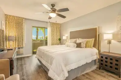 Image de Plantation Hale w / Pool à côté du marché de la noix de coco à Kapaa (J15) Spring Special!