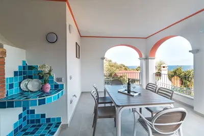 Cala Gonone nouvelle maison de vacances avec jardin pres des plages.