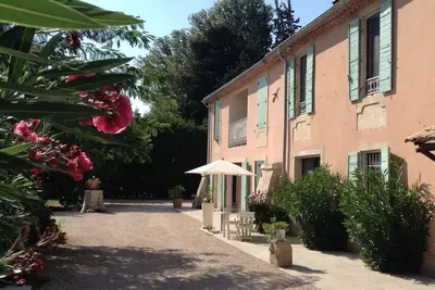 Image de Appartement dans un authentique Mas avec piscine dans un parc arboré.