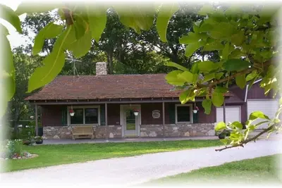 Image de Cabin Cove au bord de la rivière
