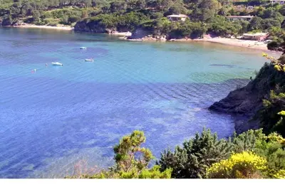 Image de Maison à quatre familles à 250 mètres de la mer