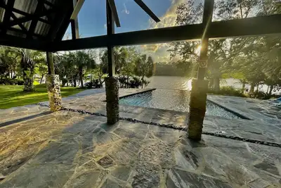 Image de Villa privée + bateau + Infinity Pool + Kayak avec les dauphins!