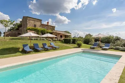 Belle villa avec piscine chauffée, terrasse avec vue, climatisation, barbecue