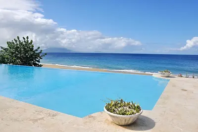 Image de Condo de luxe 3bd dans résidence en bord de mer, convivial, près de tout!