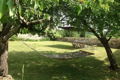 Image de Gîte de caractère avec Jardin clos  au cœur d'un authentique Castelnau Gascon