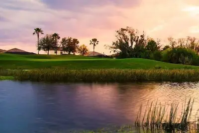 Image de Luxueux élégant 2 Chambre 2 Salle de bain condo avec des vues spectaculaires.