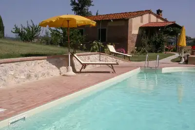 Image de Maison de style toscan, indépendante, piscine panoramique, bain à remous, wi fi.