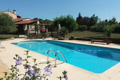 Image de Belle villa familiale, idéale pour le repos et la tranquillité.