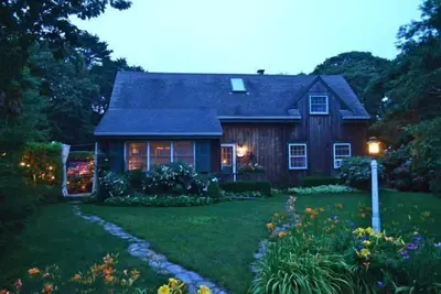 Image de Incroyable centre-ville d'Edgartown - Maison bien aimée par une famille - Promenade en ville et sur les plages