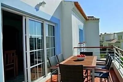 Image de Deluxe Golf Townhouse à seulement 5 minutes de la plage