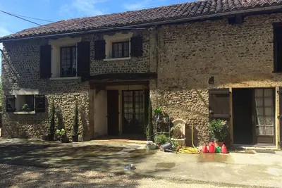 Image de Gîte chaleureux et confortable dans un endroit calme à proximité des commodités.