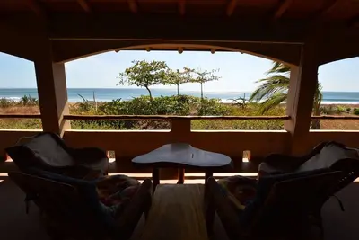Image de Authentique Costa Rica Beachfront 3br - Casa JolRay