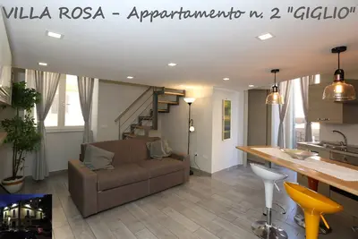 Image de Villa Rosa - Appartement n. 2 \"Giglio\" (4 lits):