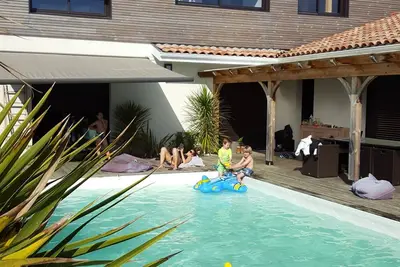 Image de Belle Villa Contemporaine avec grande piscine à 500m du lac 8 personnes