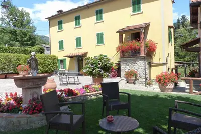 Image de Appartement élégant dans un petit hameau de Toscane