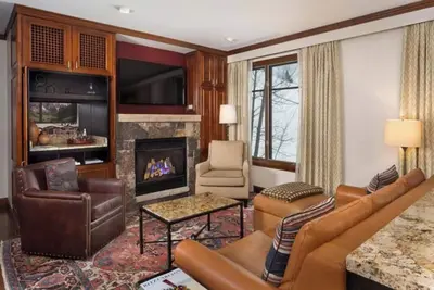 Image de Aspen Ritz Carlton Ski-in, Ski-out Premier Penthouse Ski View Unit 2 Bedroom
