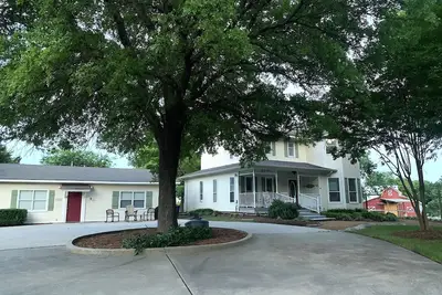 Image de River Valley Place - 18 personnes dans 2 fermes. Pays de McKinney!