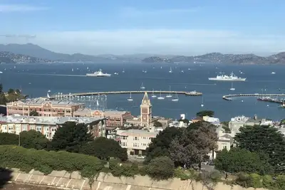 Image de Appartement de luxe avec vue sur Russian Hill - disponible du 24 avril au 31 mai Seulement!