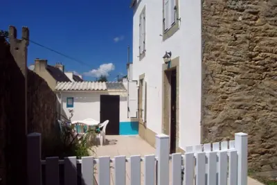 Image de D5010 - Maison De PÊCHEUR RESTAURÉE Avec Petite Cour FERMÉE SITUÉE À TRÉBOUL