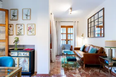 Image de Plaza Santa Cruz C. Appartement dans une maison sévillane